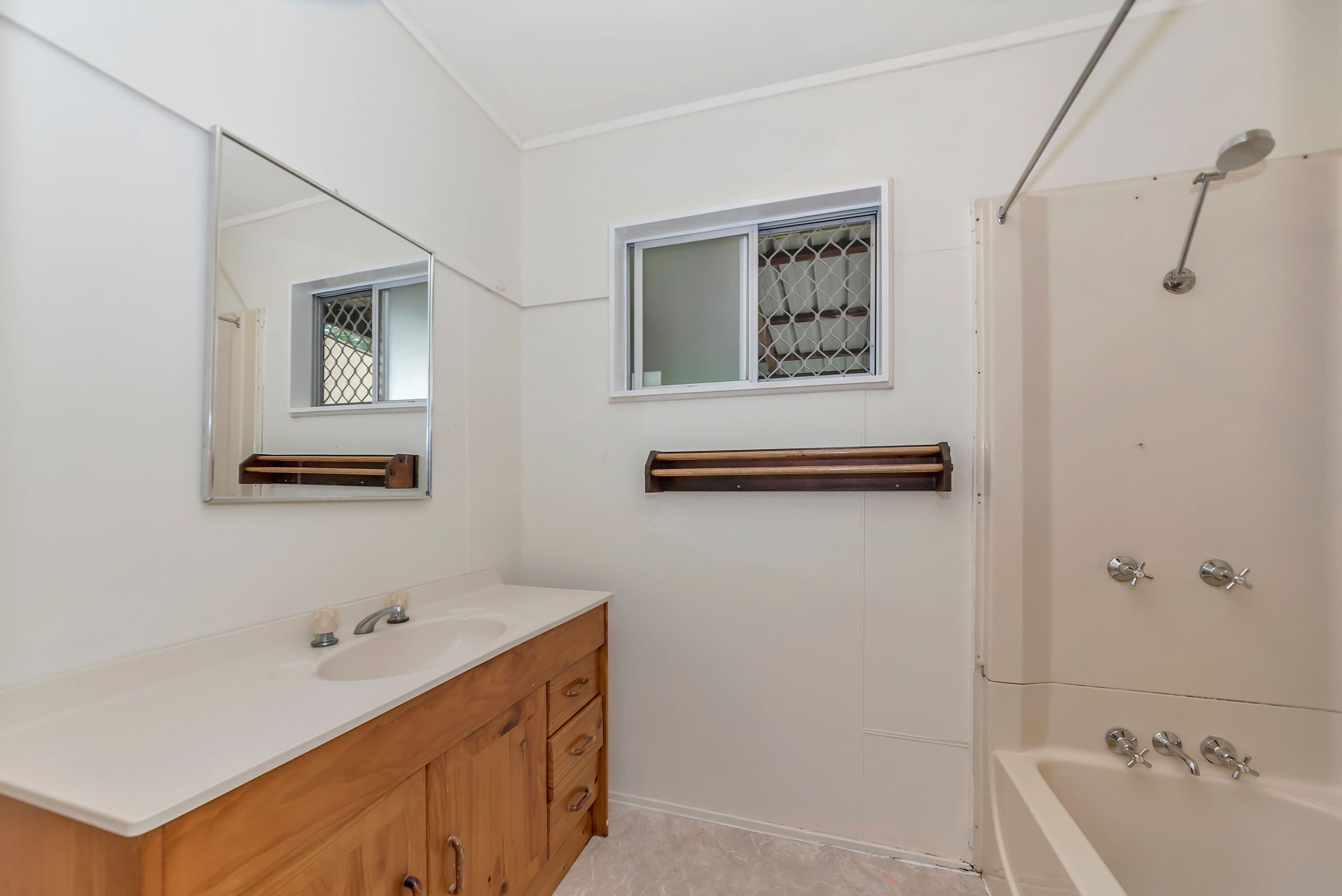 46 Renecol Avenue, Rasmussen QLD 4815, Rasmussen - Thumbnail 6