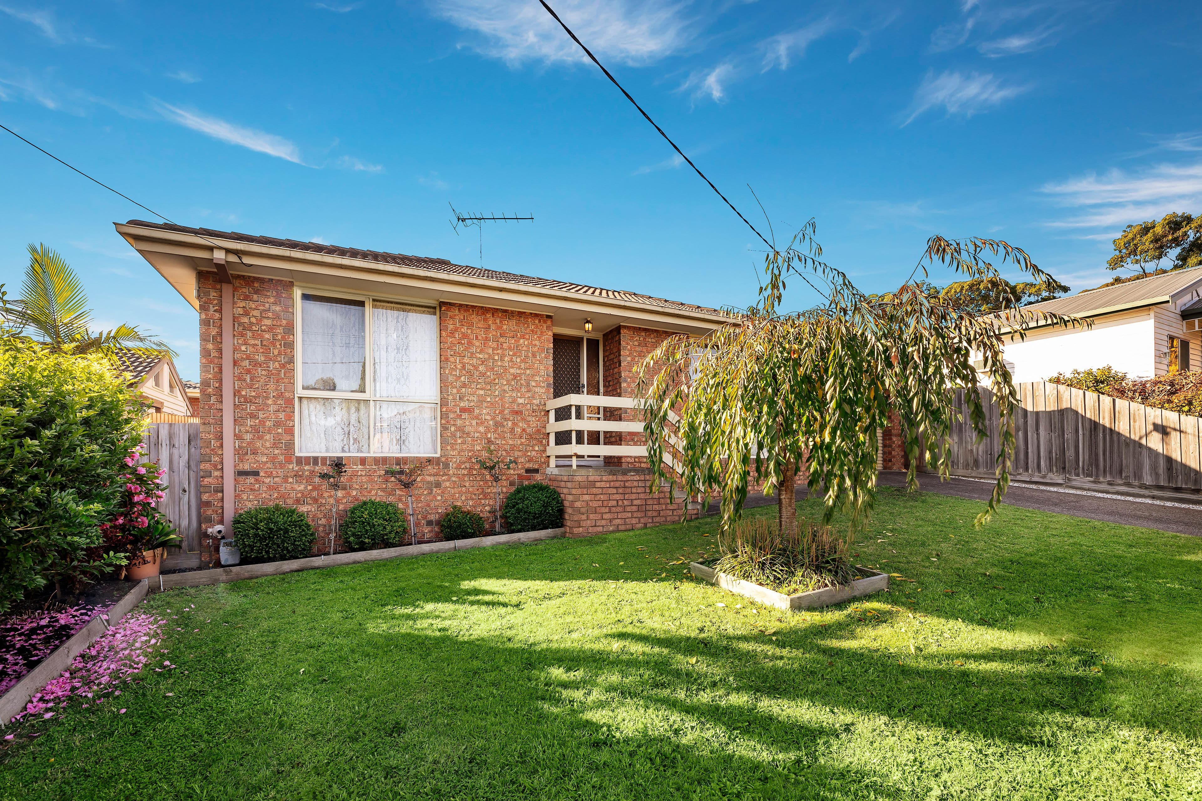 33 Martins Lane, Viewbank VIC 3084, Viewbank - Thumbnail 2
