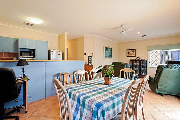 40 Lakeside Crescent, CURRIMUNDI QLD 4551, Currimundi - Thumbnail 5