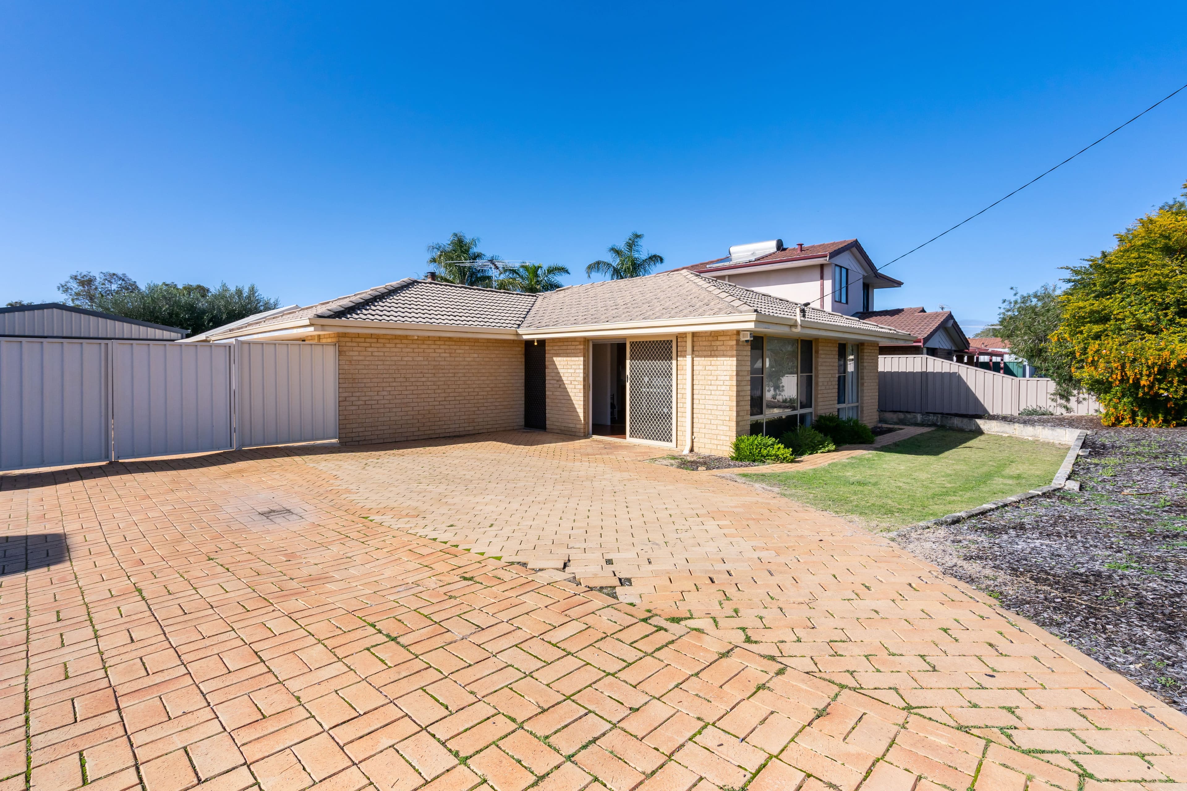 84 GREENFIELDS Circle, Hocking WA 6065, Hocking - Thumbnail 2