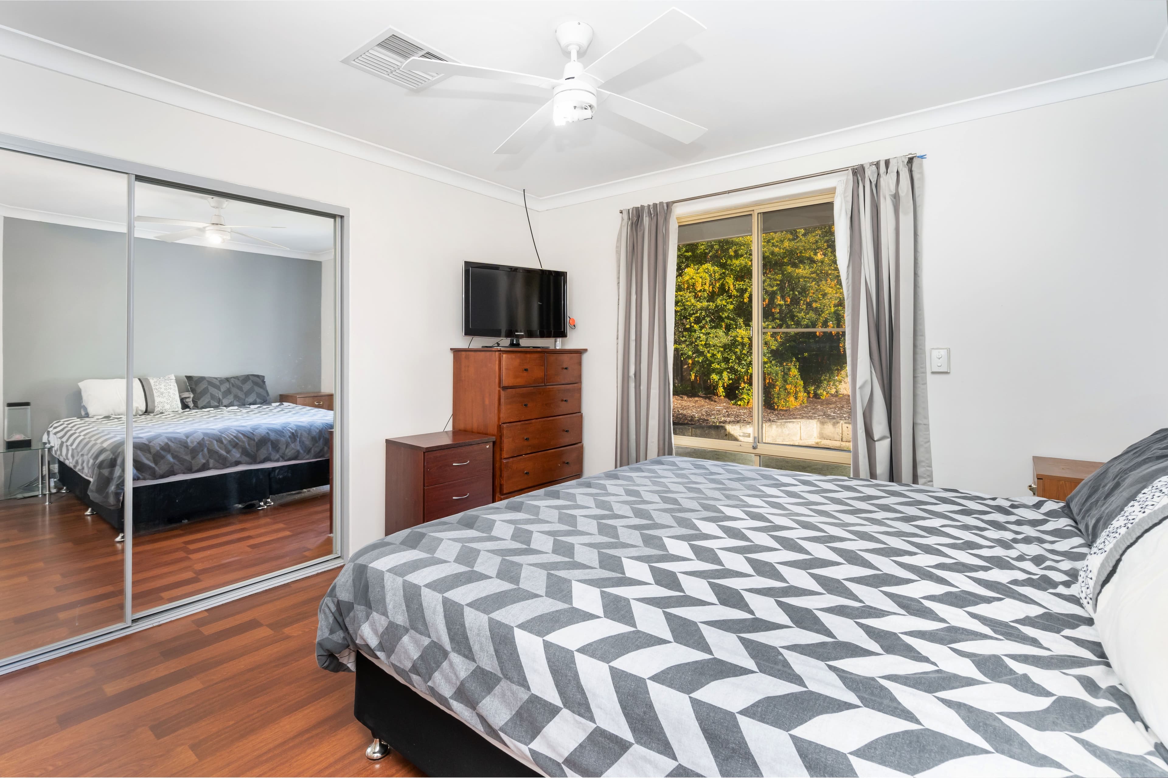 84 GREENFIELDS Circle, Hocking WA 6065, Hocking - Thumbnail 7