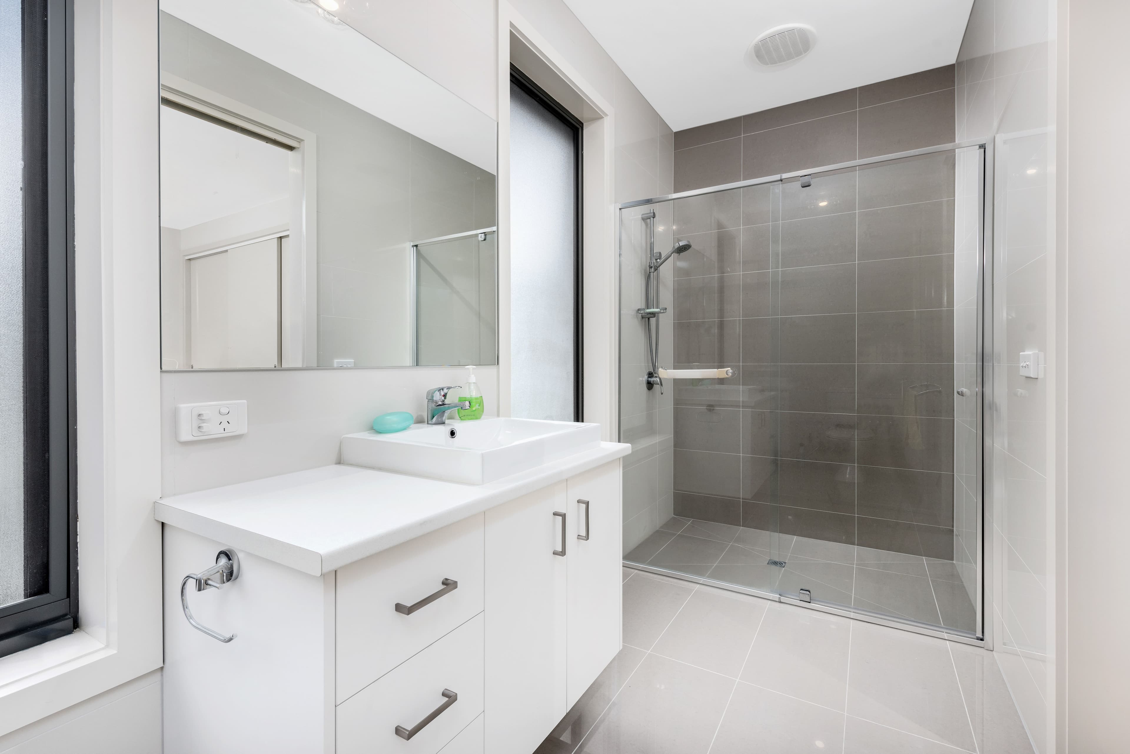 67 Clive Street, West Footscray - Thumbnail 4