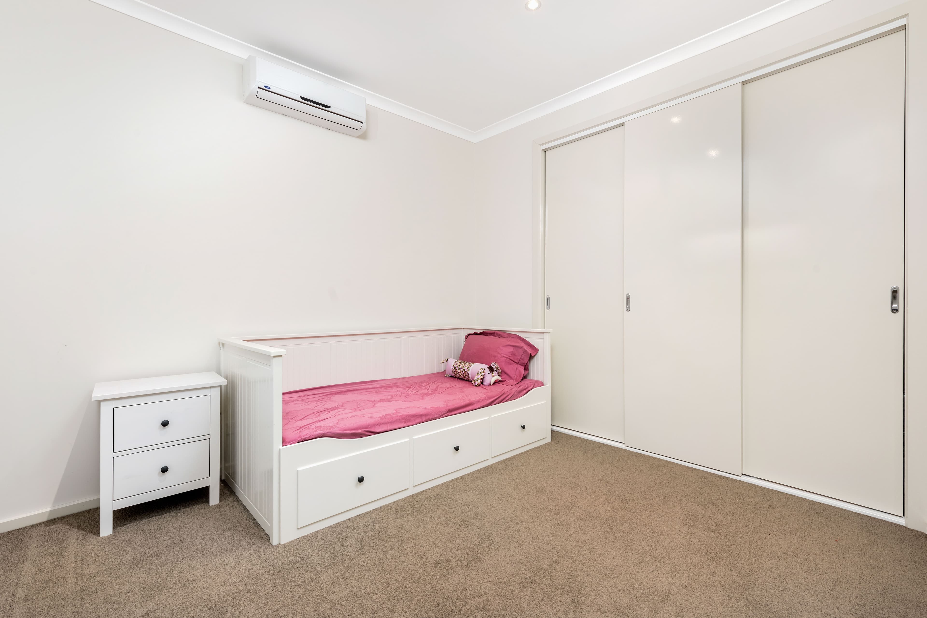 67 Clive Street, West Footscray - Thumbnail 3