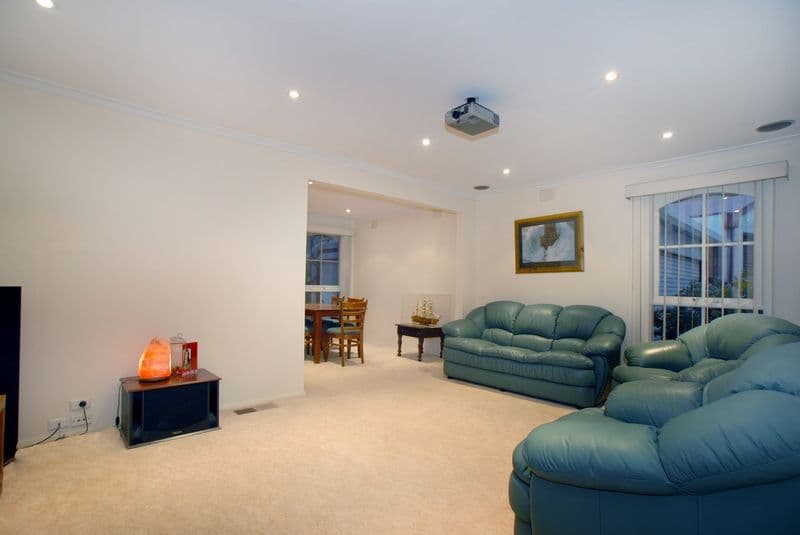 12 Glenelg Court, DINGLEY VILLAGE VIC 3172, Dingley Village - Thumbnail 8