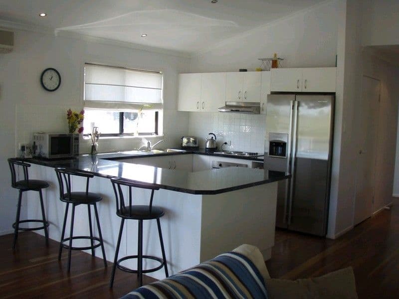 76 Country Road, CANNONVALE QLD 4802, Cannonvale - Thumbnail 3