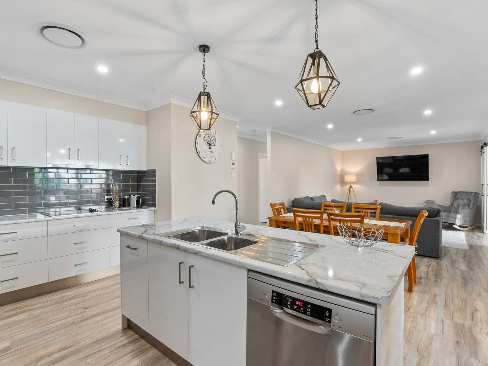 4 Tathra Street, Rosenthal Heights - Thumbnail 8