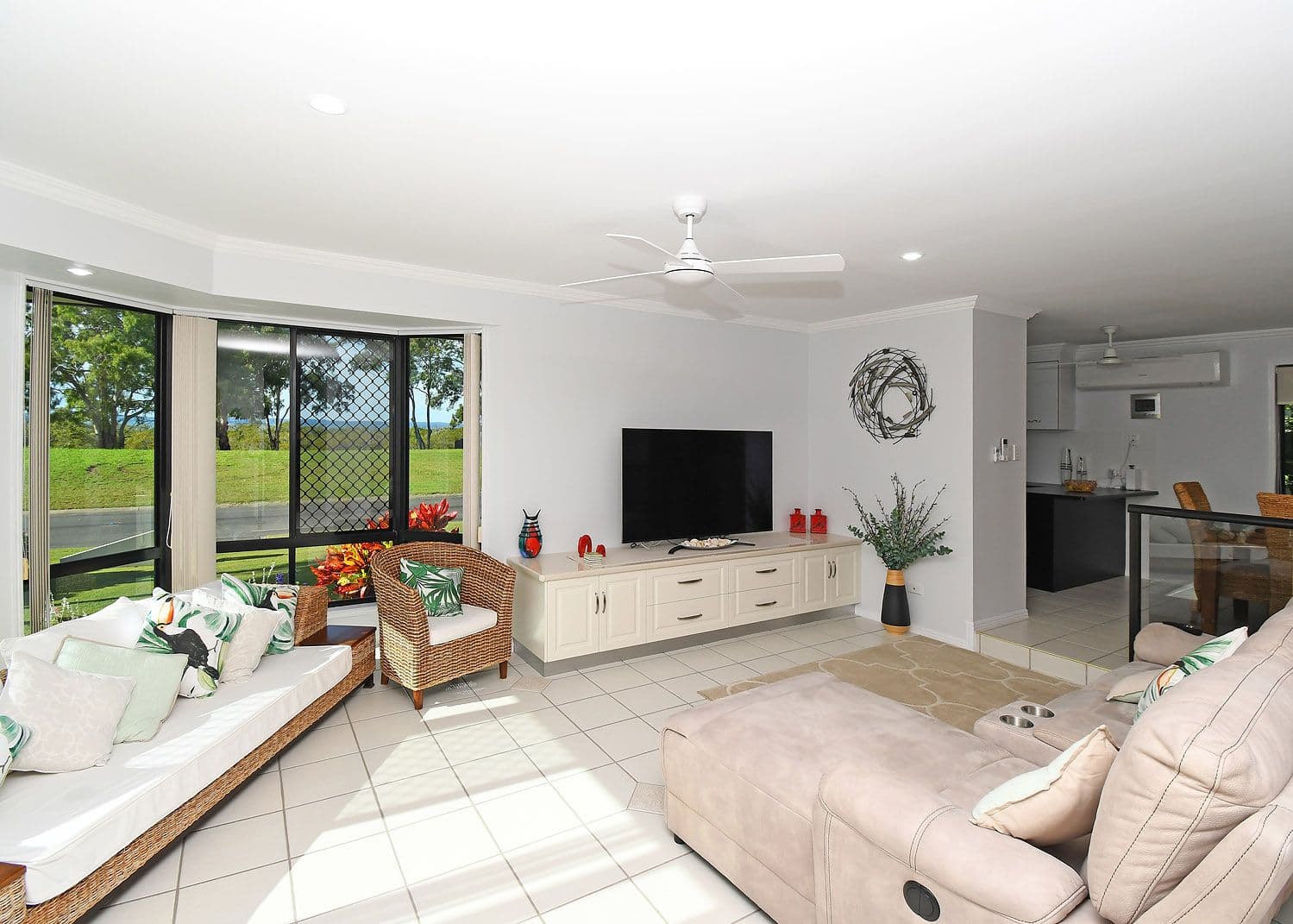 7 Foreshore Drive, Urangan QLD 4655, Urangan - Thumbnail 2
