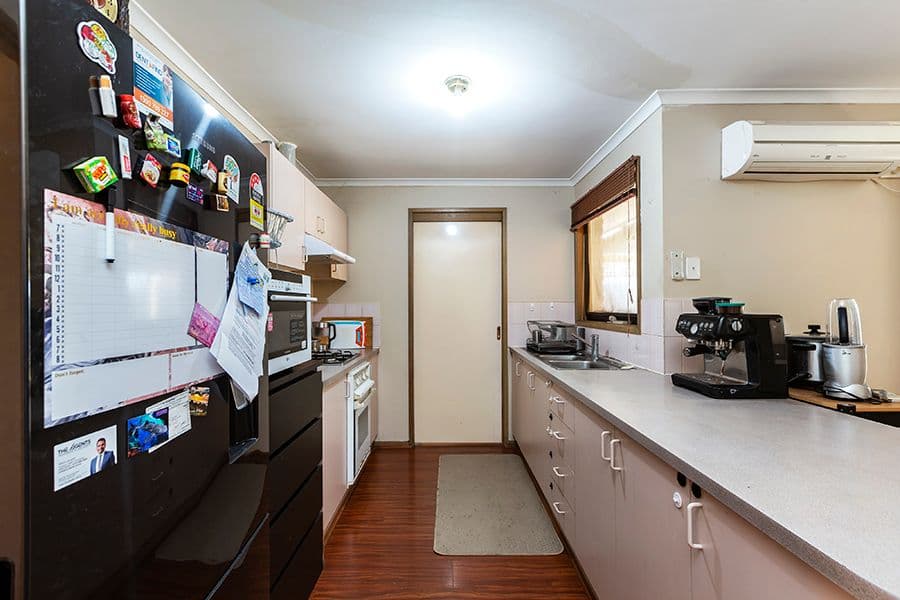 7 Weiskof Drive, Hoppers Crossing VIC 3029, Hoppers Crossing - Thumbnail 2