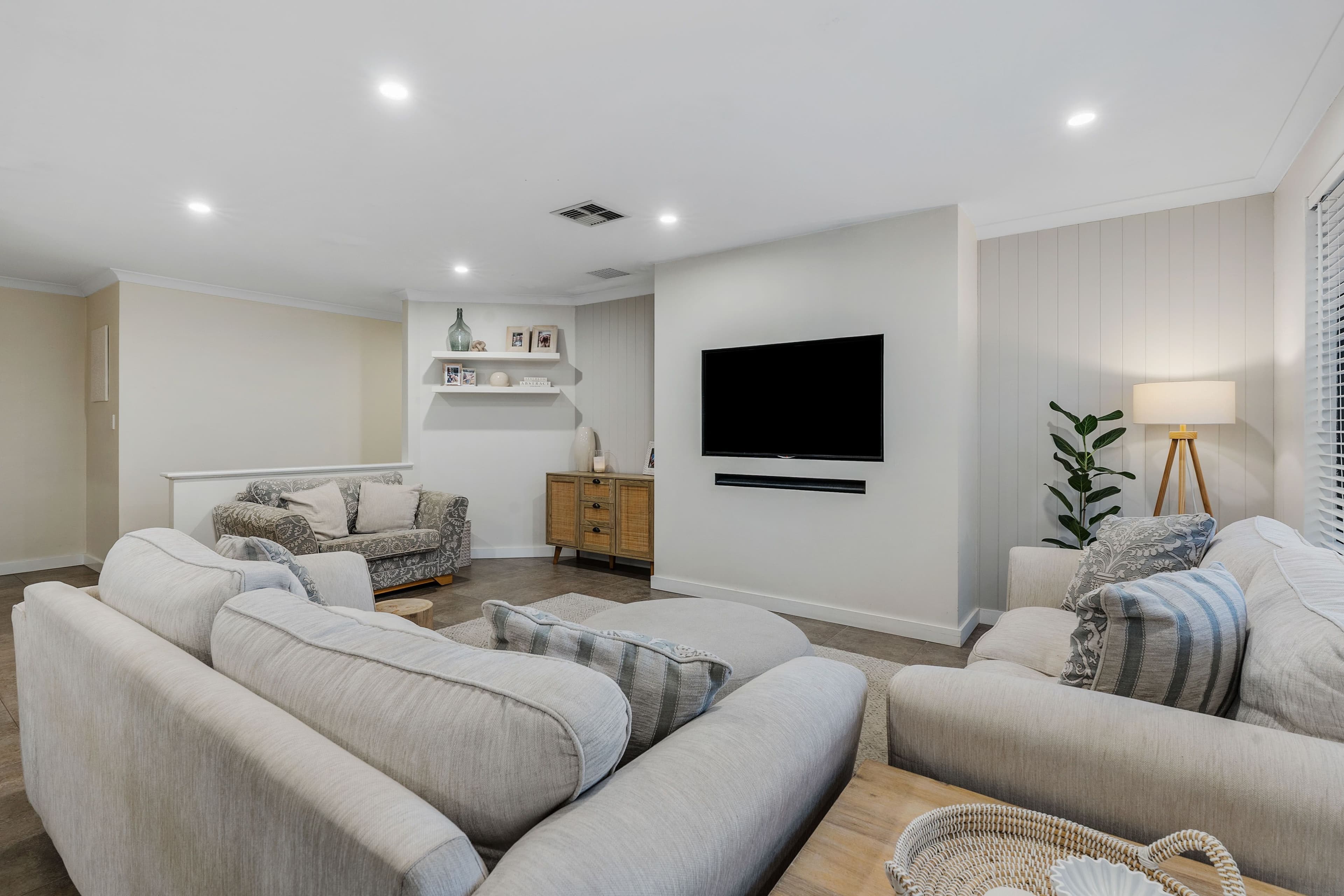 6 Henson Way, Clarkson WA 6030, Clarkson - Thumbnail 2