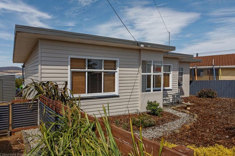 19 First Avenue, Midway Point TAS 7171, Midway Point - Image 1