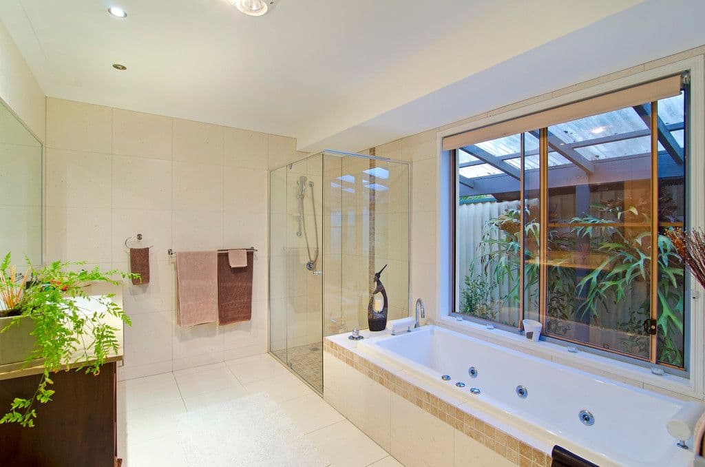 75 Murtha Drive, ELANORA QLD 4221, Elanora - Thumbnail 4
