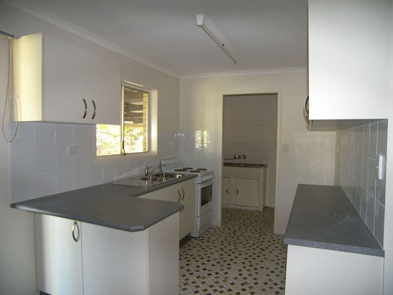 24 Buchanan Street, BEAUDESERT QLD 4285, Beaudesert - Thumbnail 2