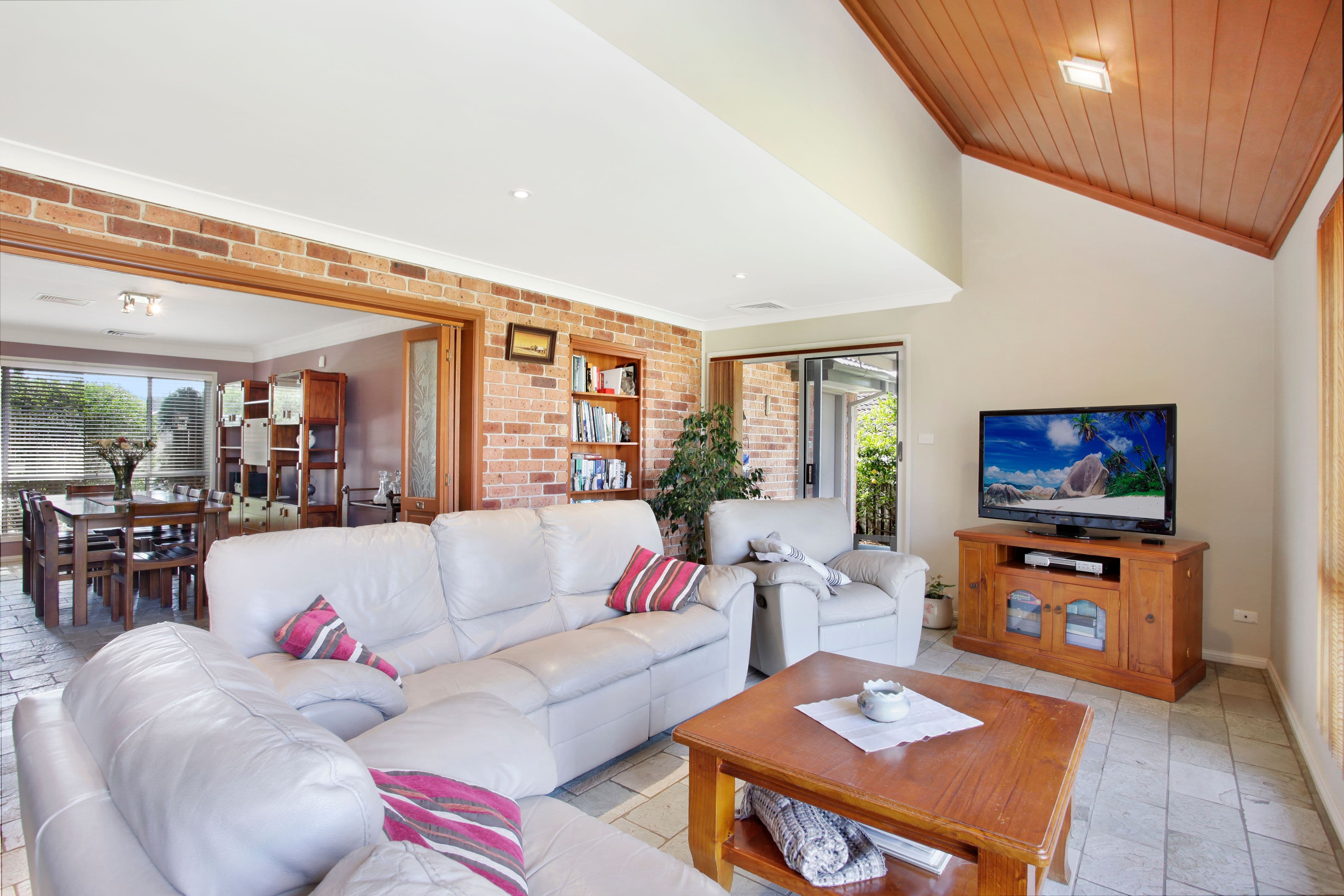 19 Ilford Place, Abbotsbury - Thumbnail 2