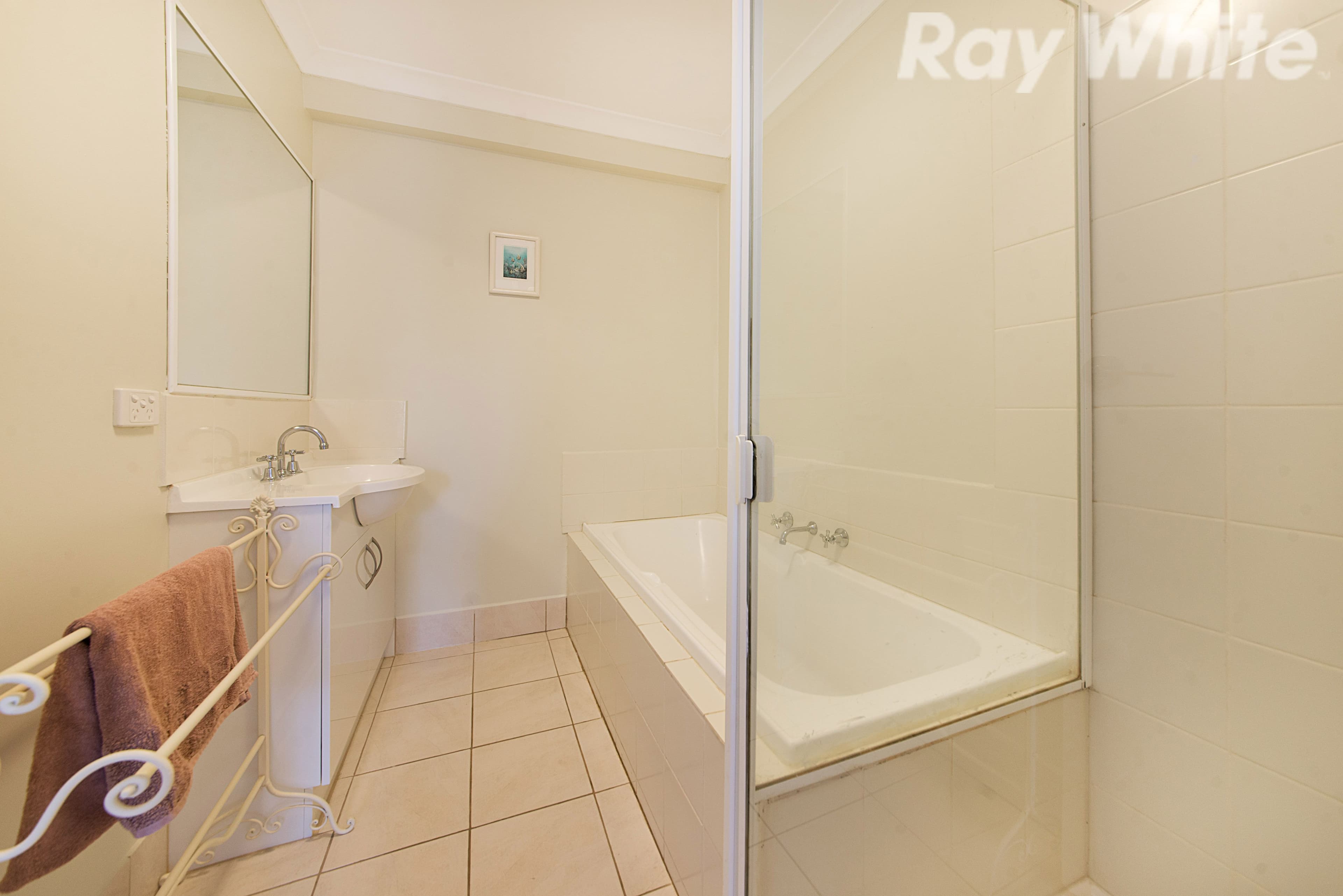 4 Pointside Avenue, Bayswater North VIC 3153, Bayswater North - Thumbnail 4