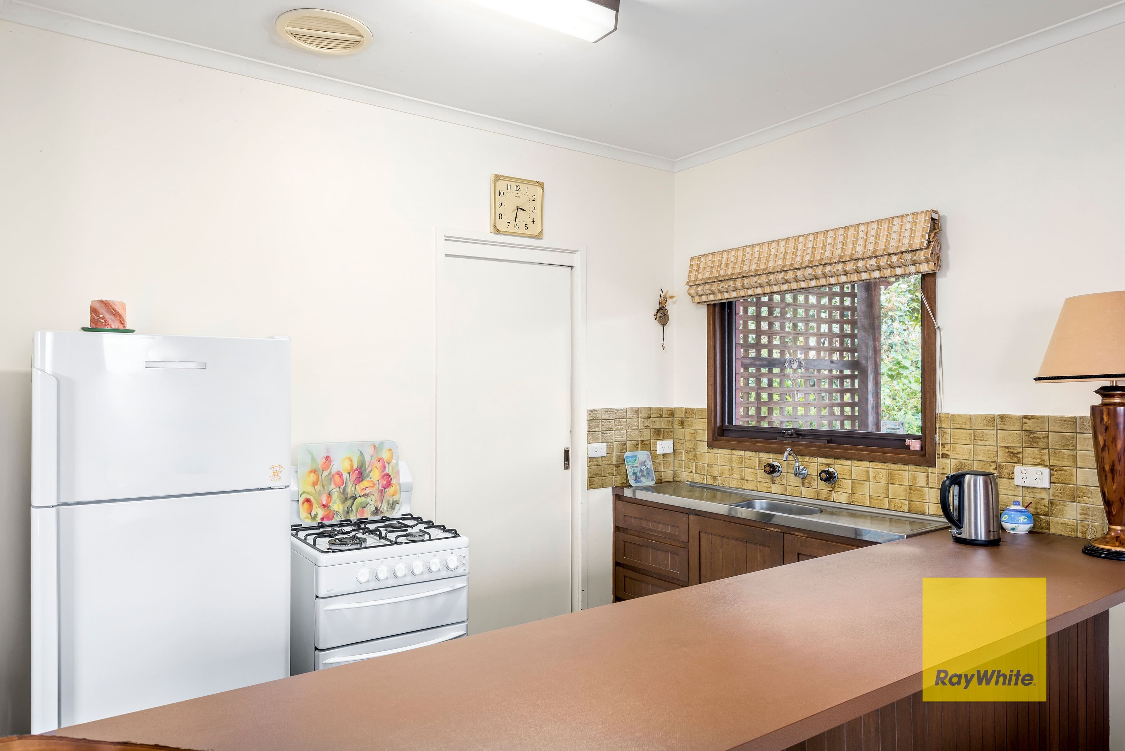 7 Teasdale Court, Highton VIC 3216, Highton - Thumbnail 2