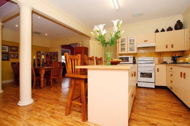 5 Black Street, WATSONIA VIC 3087, Watsonia - Thumbnail 4