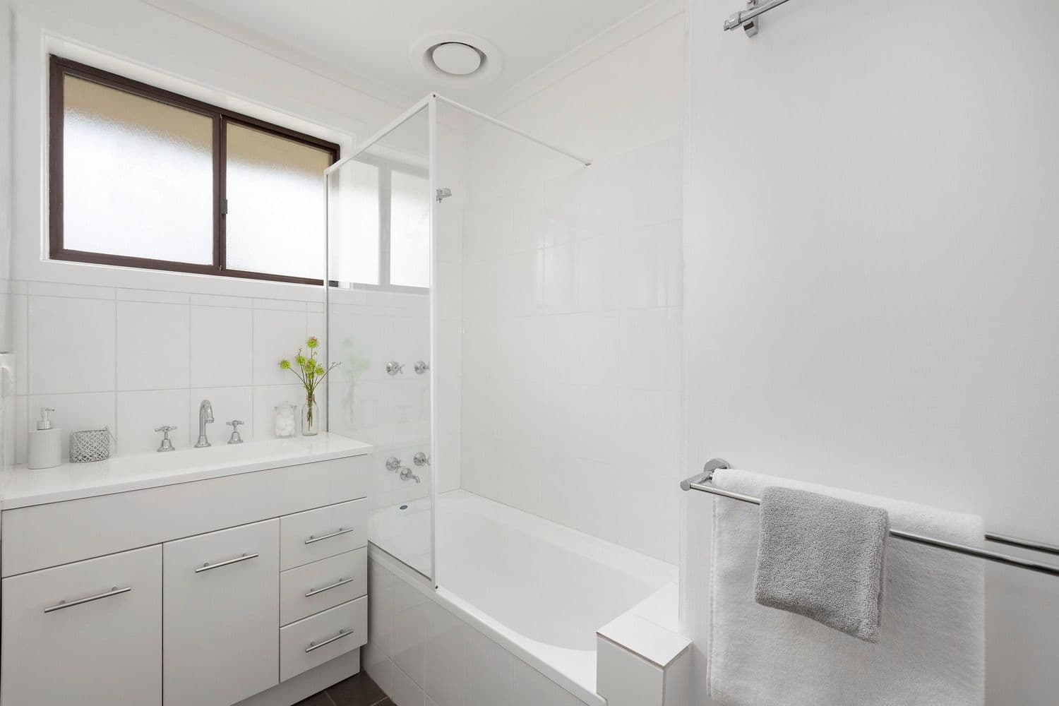 6 Shannon Court, Dingley Village VIC 3172, Dingley Village - Thumbnail 4