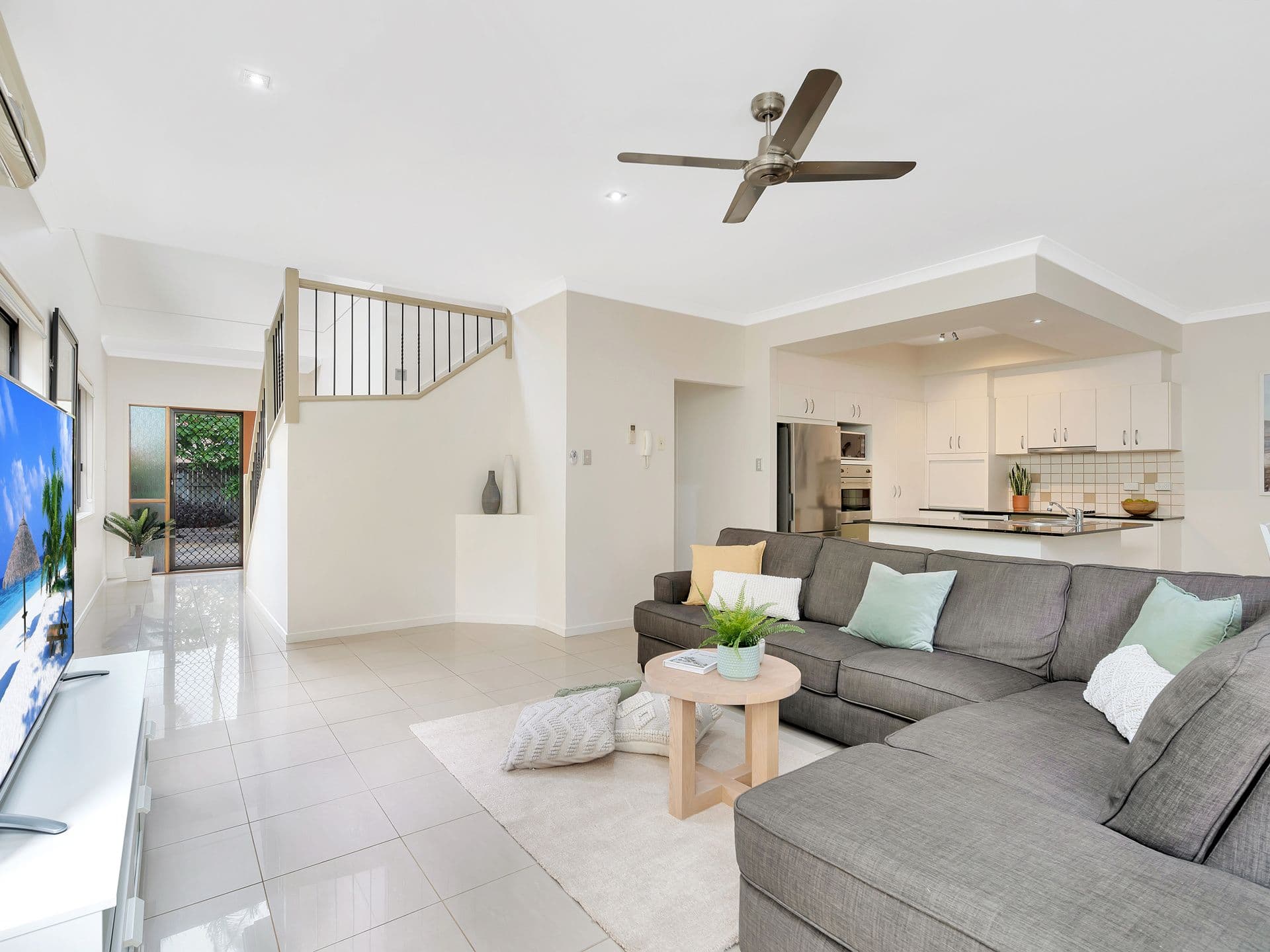445 Pine Ridge Road, Runaway Bay QLD 4216, Runaway Bay - Thumbnail 2