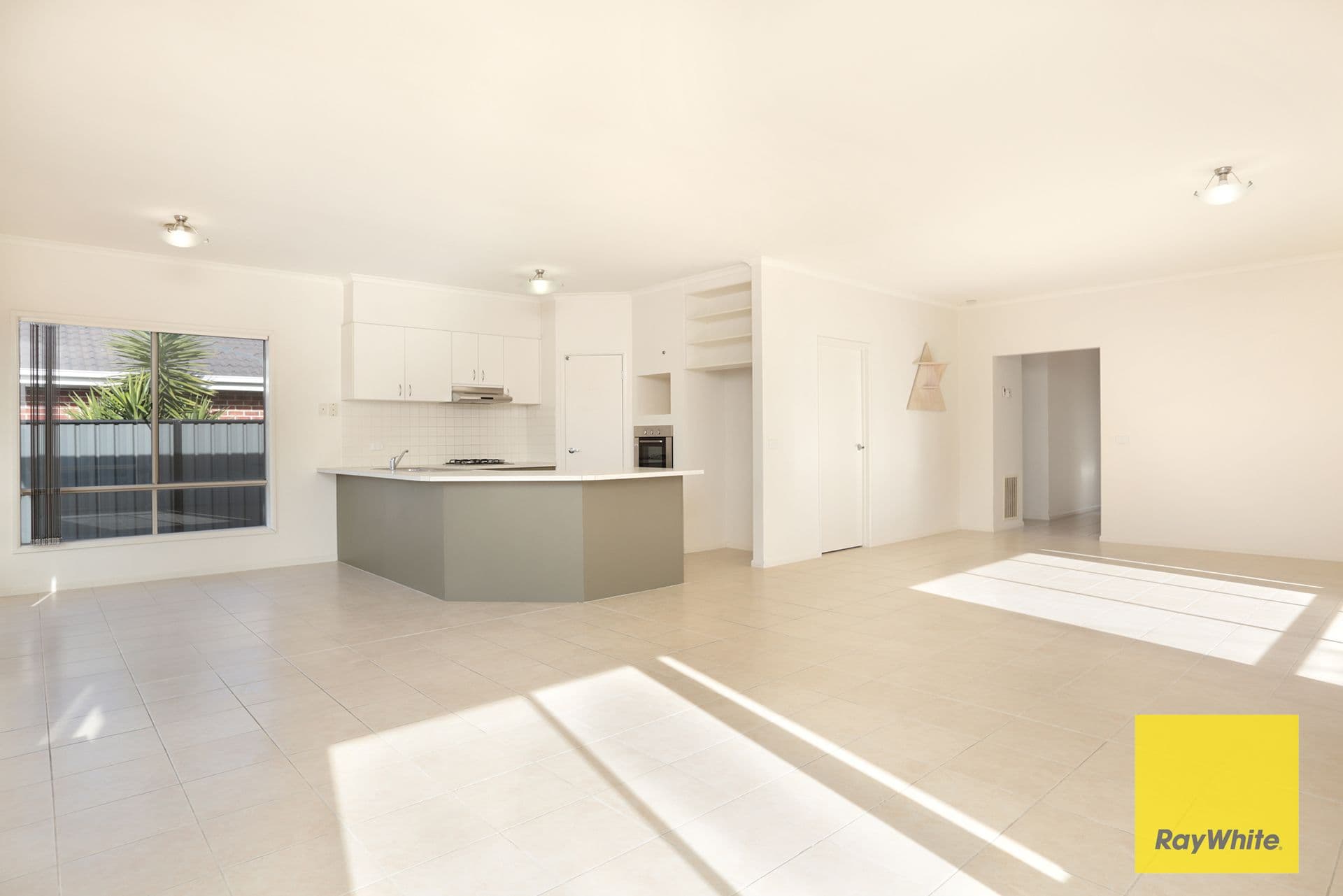 25 Banjo Paterson Circle, Point Cook VIC 3030, Point Cook - Thumbnail 3