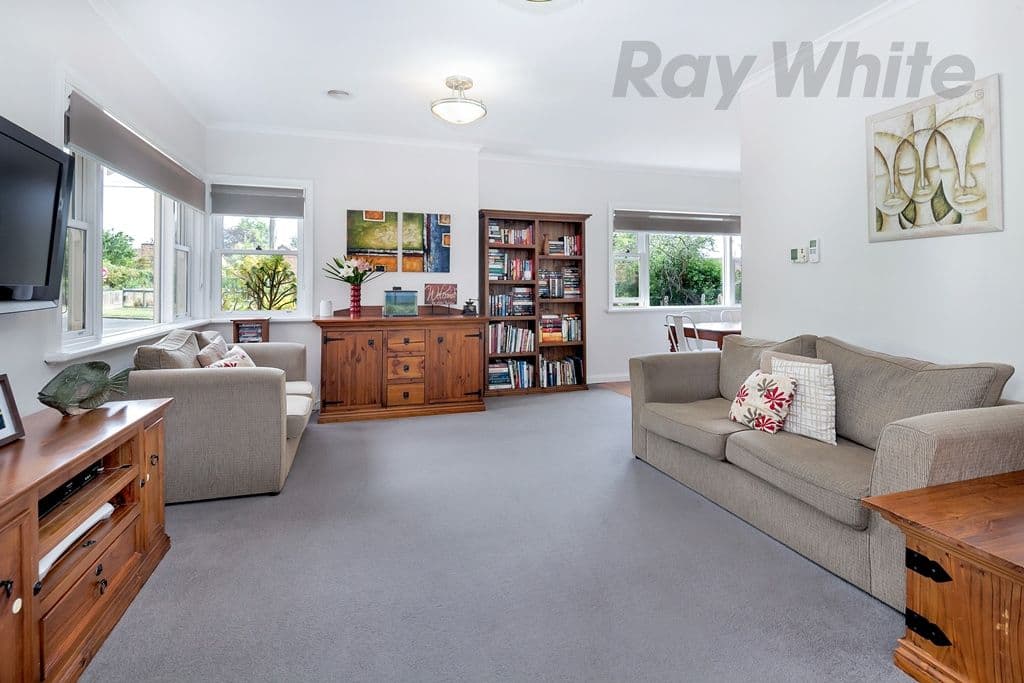 13 Waller Avenue, Newington VIC 3350, Newington - Thumbnail 2