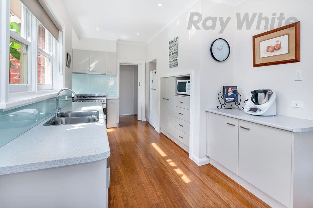 13 Waller Avenue, Newington VIC 3350, Newington - Thumbnail 4