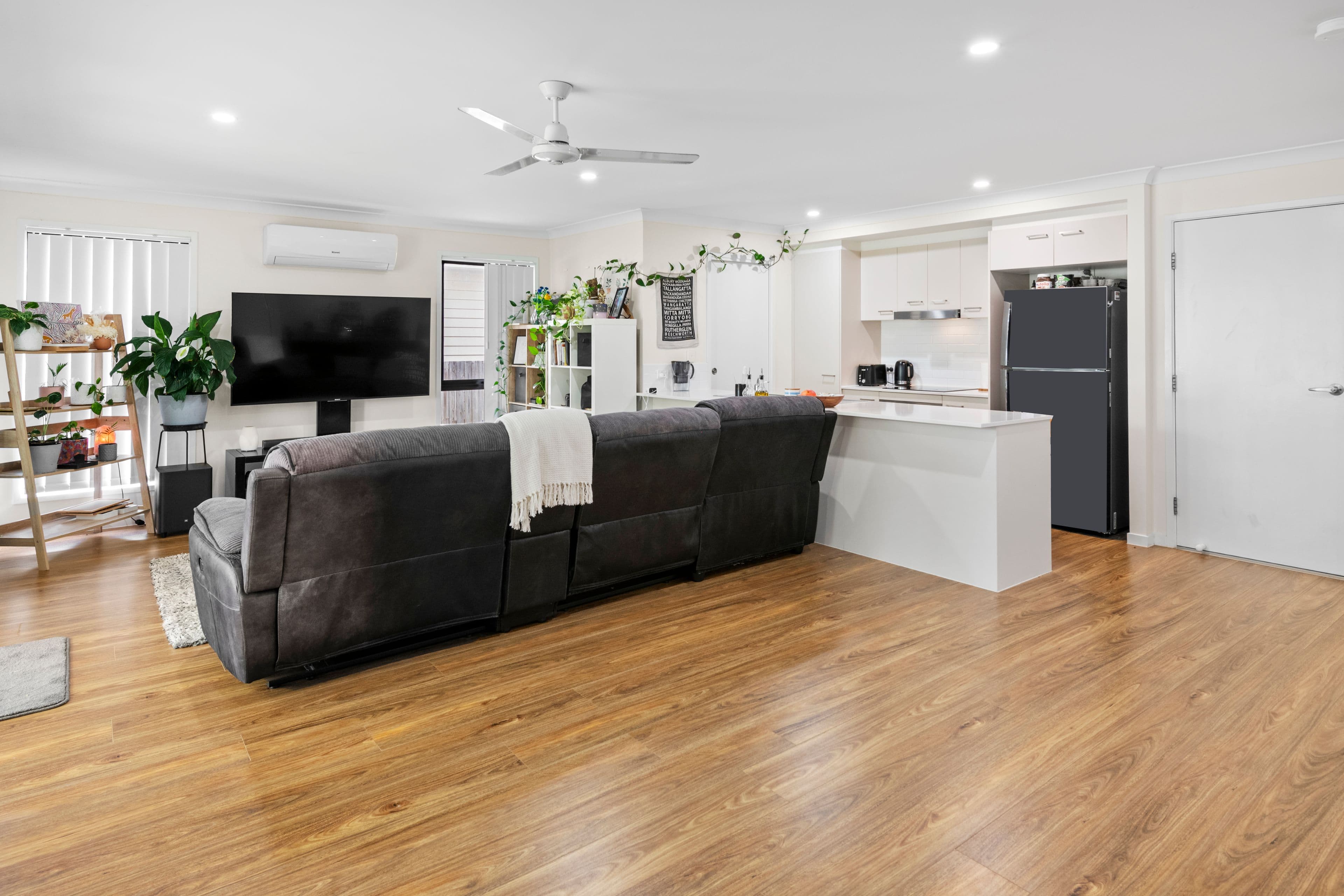 17 Wood Drive, Redbank Plains QLD 4301, Redbank Plains - Thumbnail 2