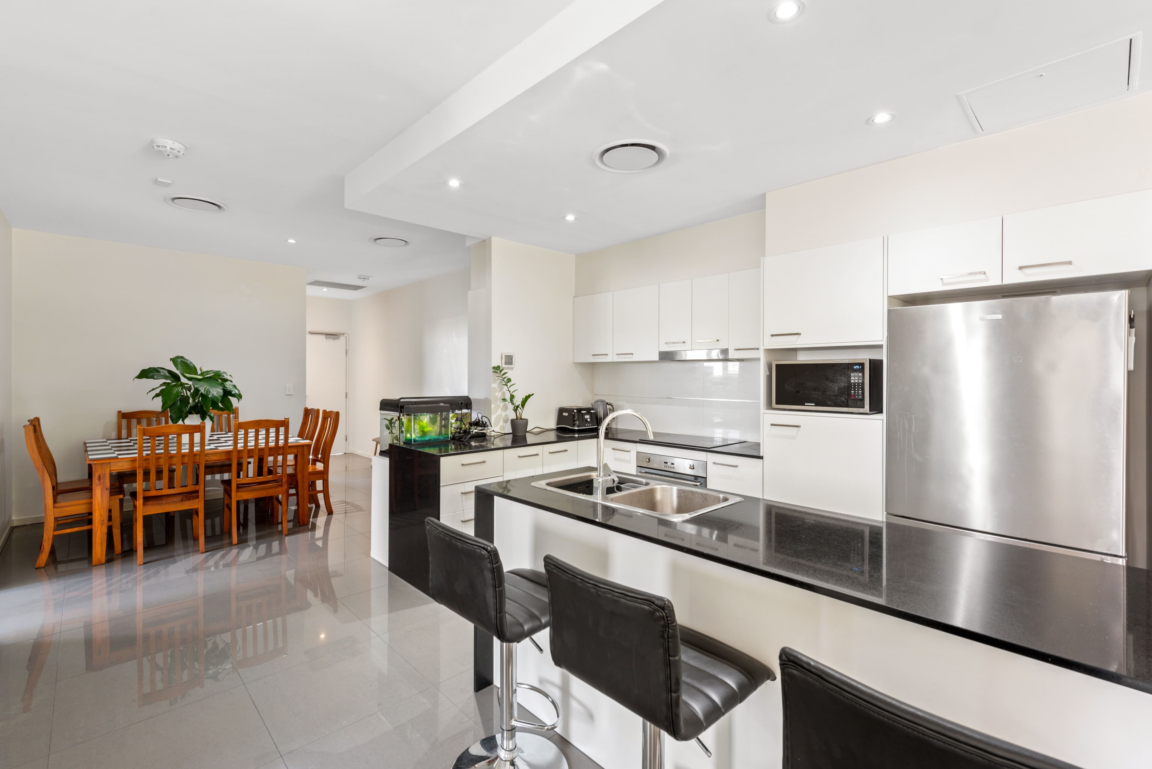 15-17 Kennington Road, Camp Hill QLD 4152, Camp Hill - Thumbnail 4