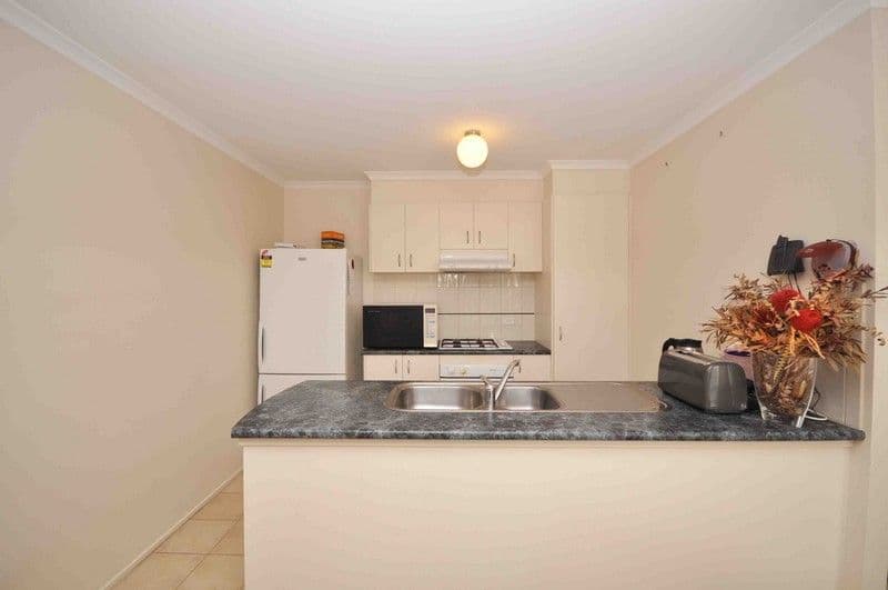 14 Lachlan Crescent, ROXBURGH PARK VIC 3064, Roxburgh Park - Thumbnail 5