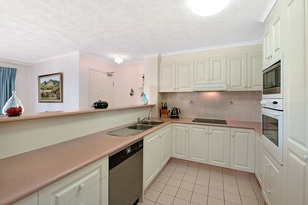12 Britannia Avenue, Broadbeach QLD 4218, Broadbeach - Thumbnail 5