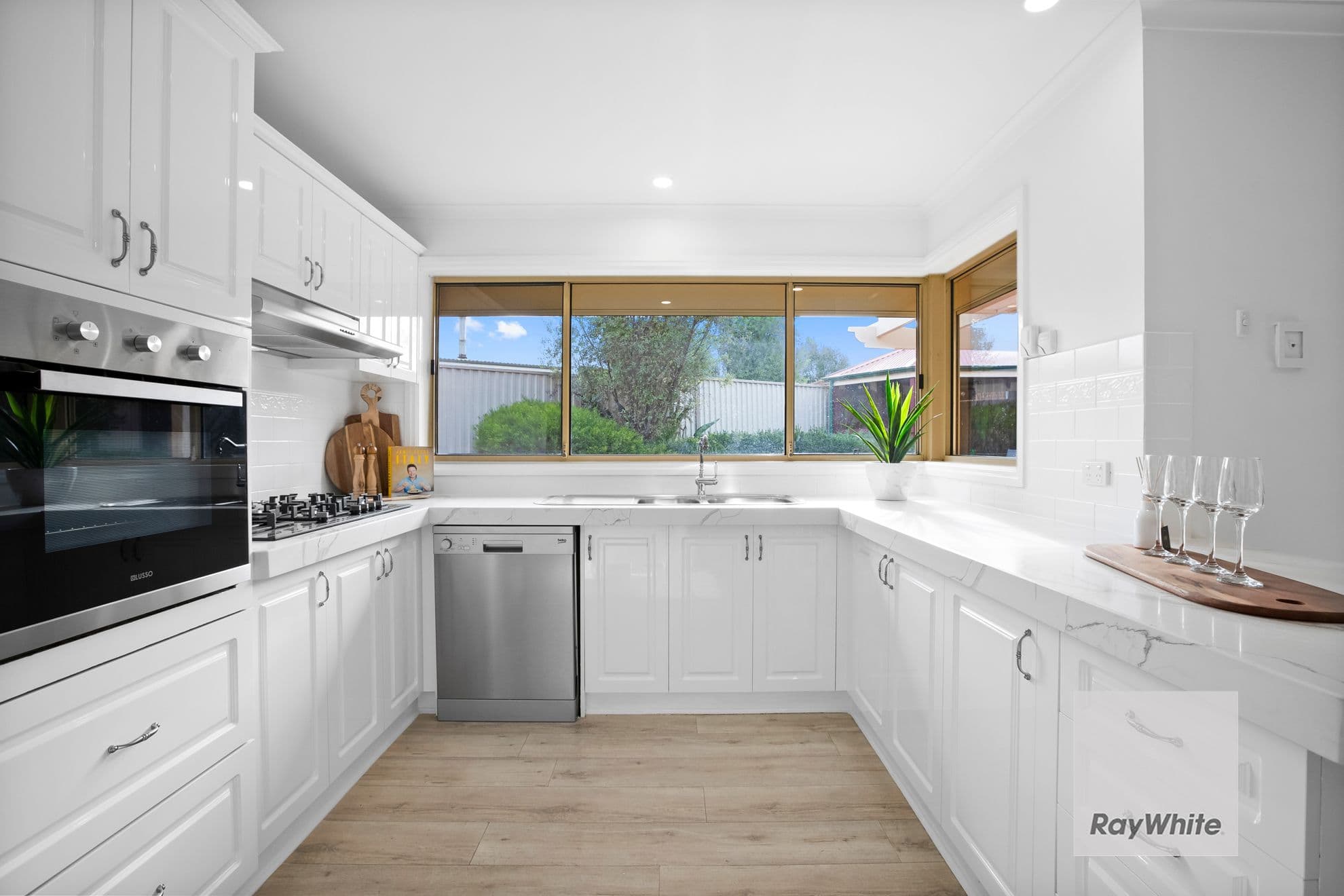 36 Saronvale Crescent, Hillside VIC 3037, Hillside - Thumbnail 5