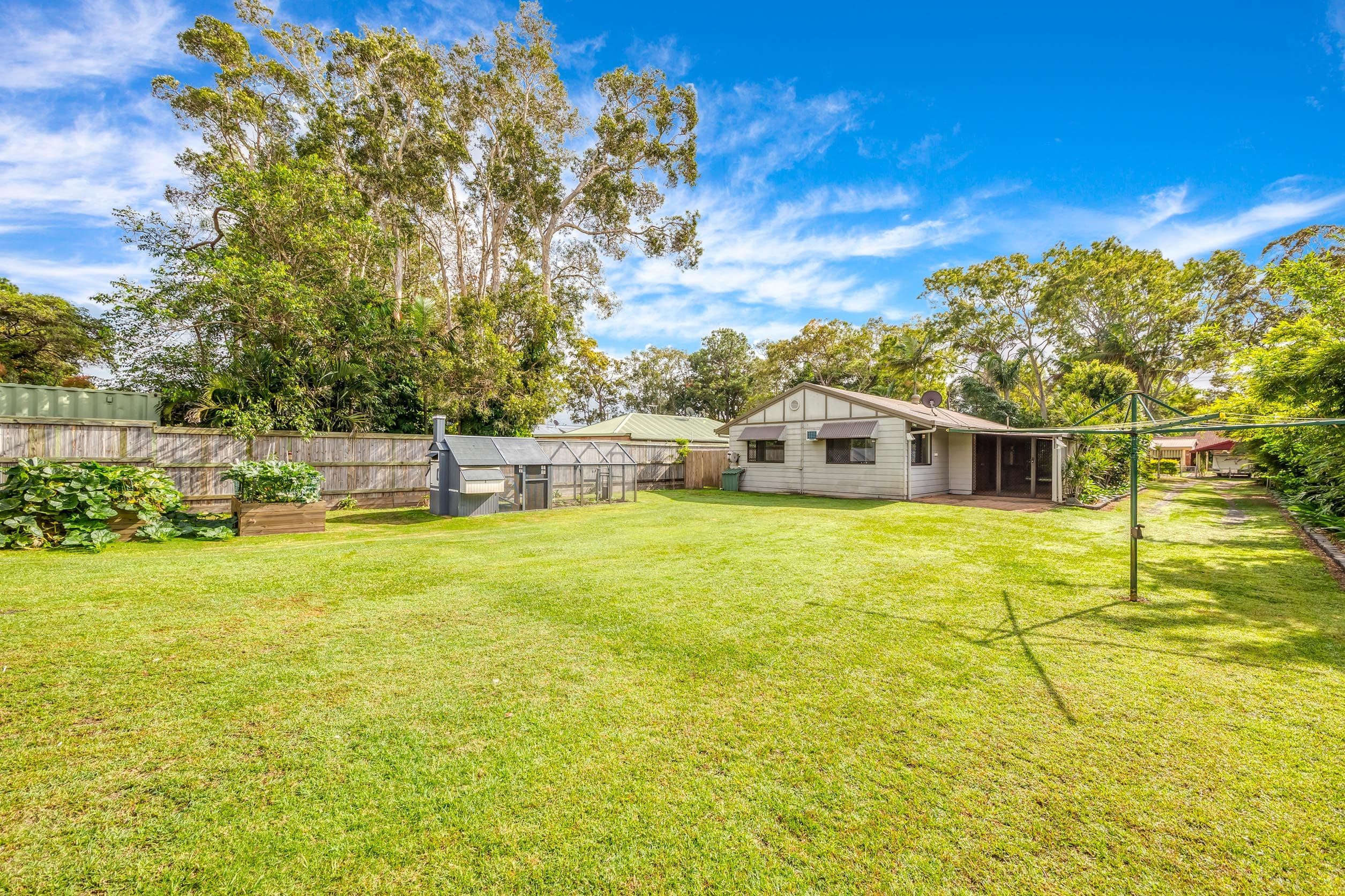 12 Elizabeth Street, Beachmere QLD 4510, Beachmere - Thumbnail 3