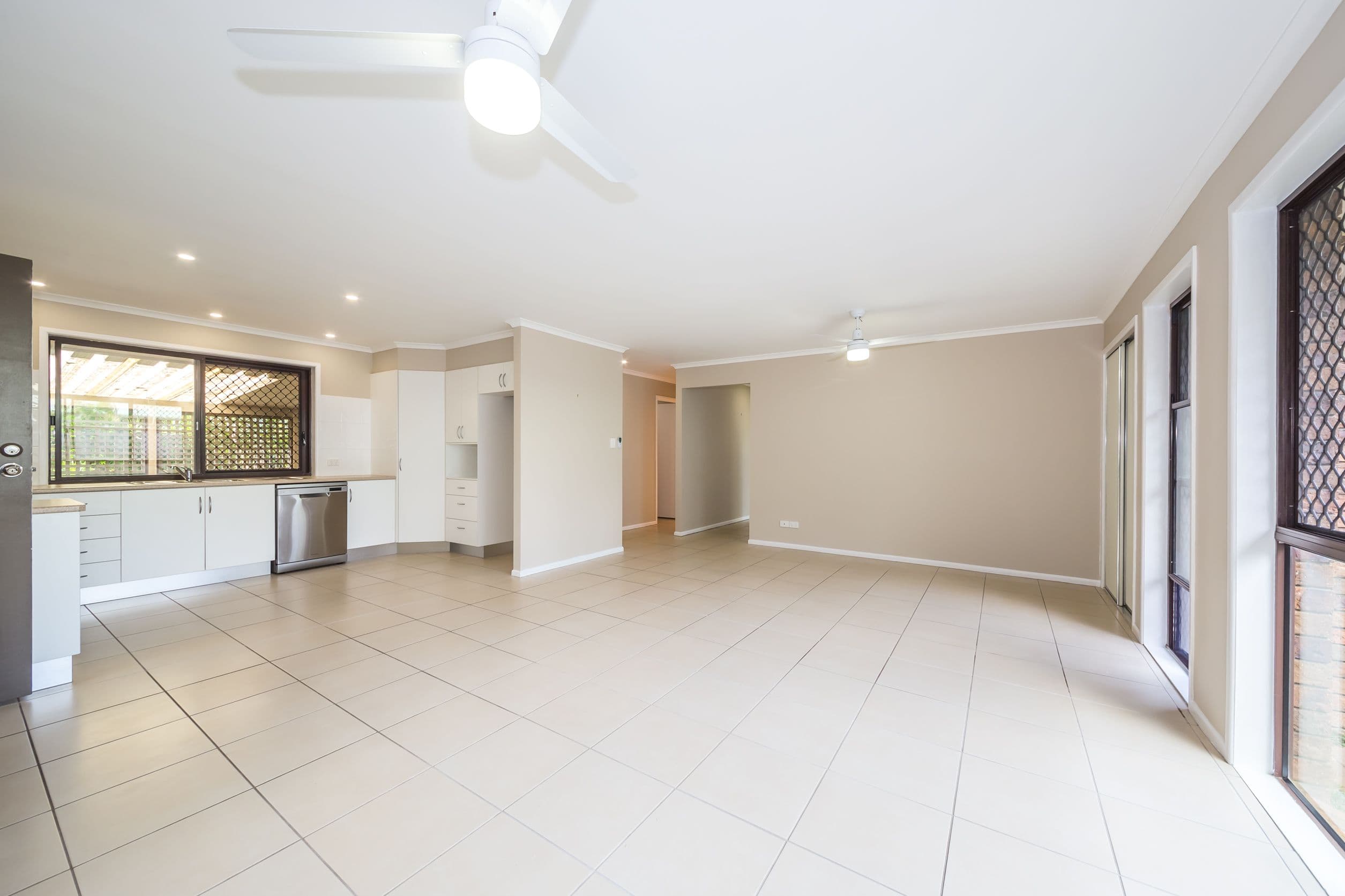 12 Elizabeth Street, Beachmere QLD 4510, Beachmere - Thumbnail 4