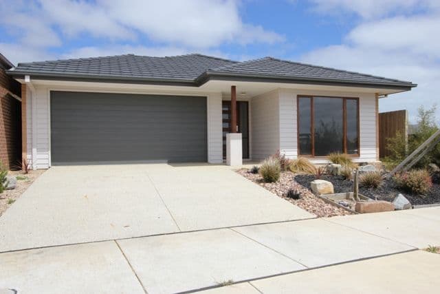9 Seagrass Avenue, COWES VIC 3922, Cowes - Image 1