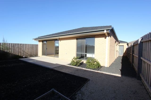 9 Seagrass Avenue, COWES VIC 3922, Cowes - Thumbnail 3