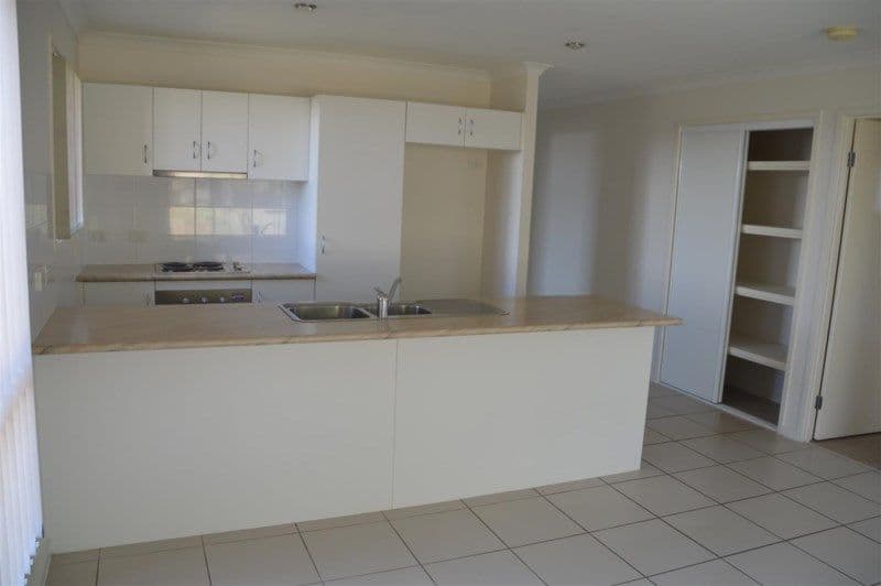 17 Viney Street, Gracemere QLD 4702, Gracemere - Thumbnail 2