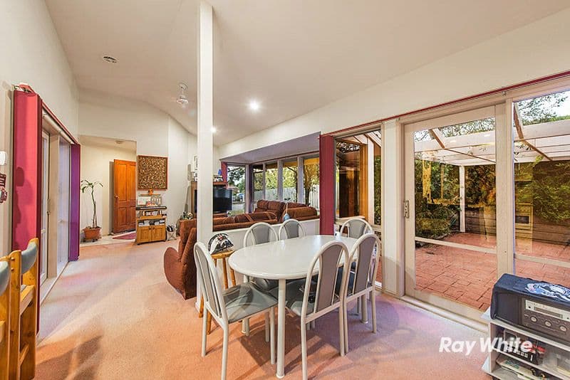 8 Sneddon Drive, Narre Warren South VIC 3805, Narre Warren South - Thumbnail 4