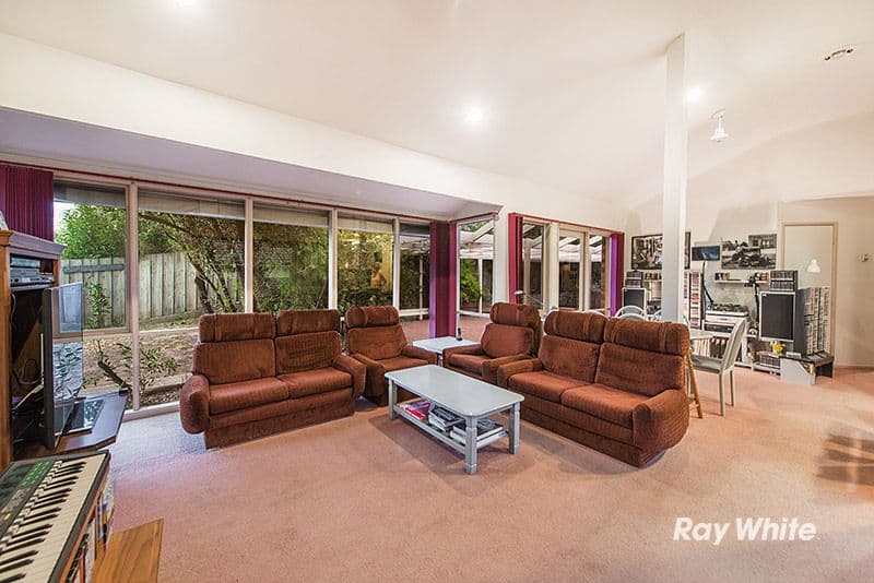 8 Sneddon Drive, Narre Warren South VIC 3805, Narre Warren South - Thumbnail 5