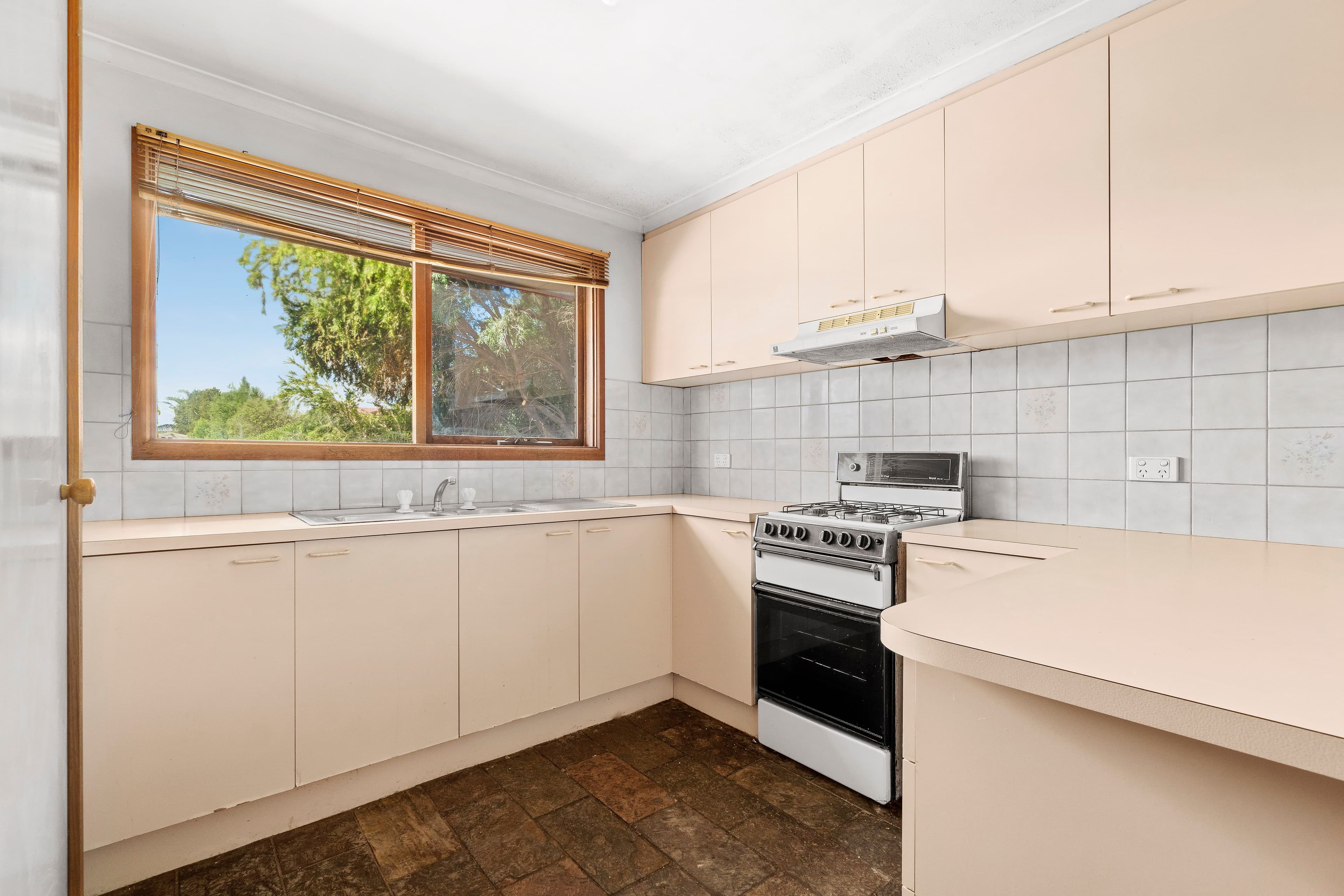52 Toirram Crescent, Cranbourne VIC 3977, Cranbourne - Thumbnail 4