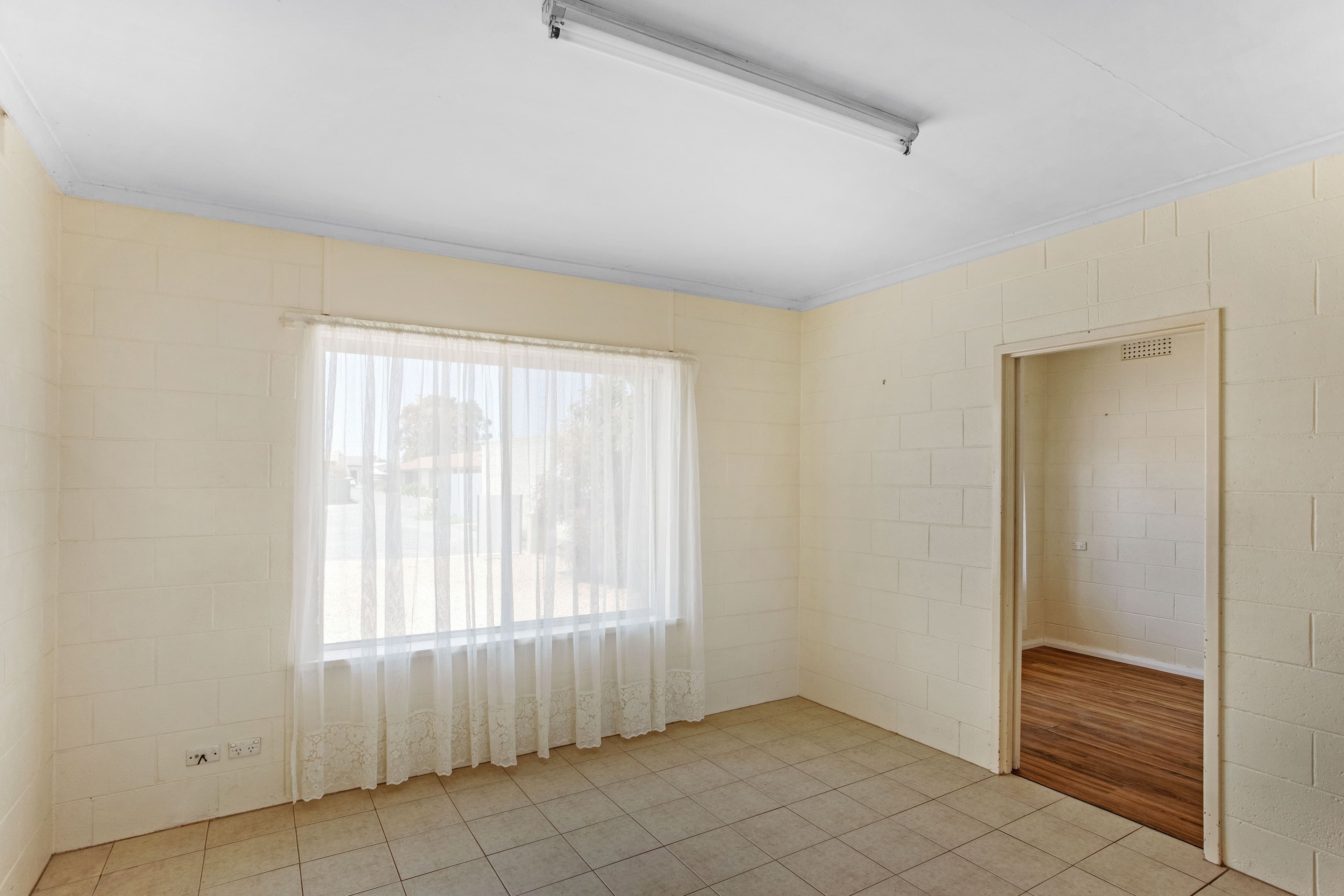 165 Eighteenth Street, Renmark SA 5341, Renmark - Thumbnail 4