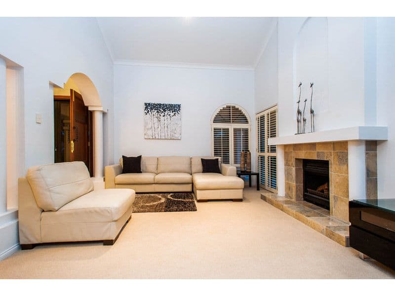 13 Troon Place, CARINDALE QLD 4152, Carindale - Thumbnail 3