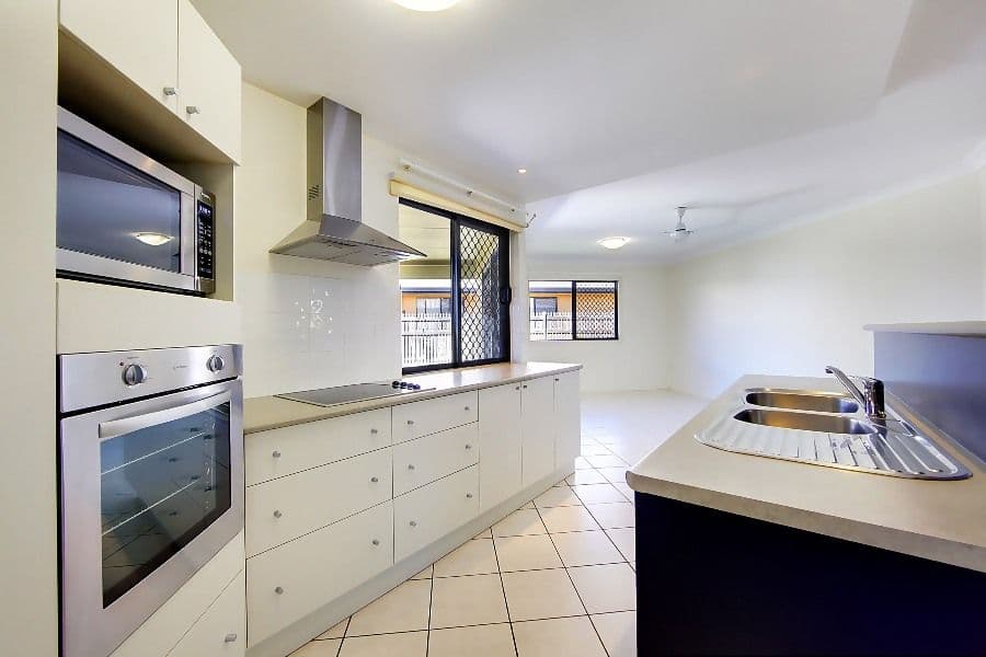 14 Timbury Way, MOUNT LOUISA QLD 4814, Mount Louisa - Thumbnail 5