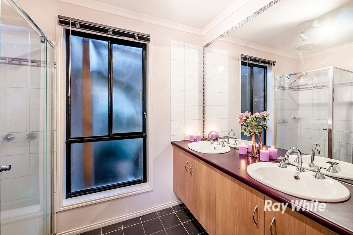 28 Honey Myrtle Way, Cranbourne VIC 3977, Cranbourne - Thumbnail 3
