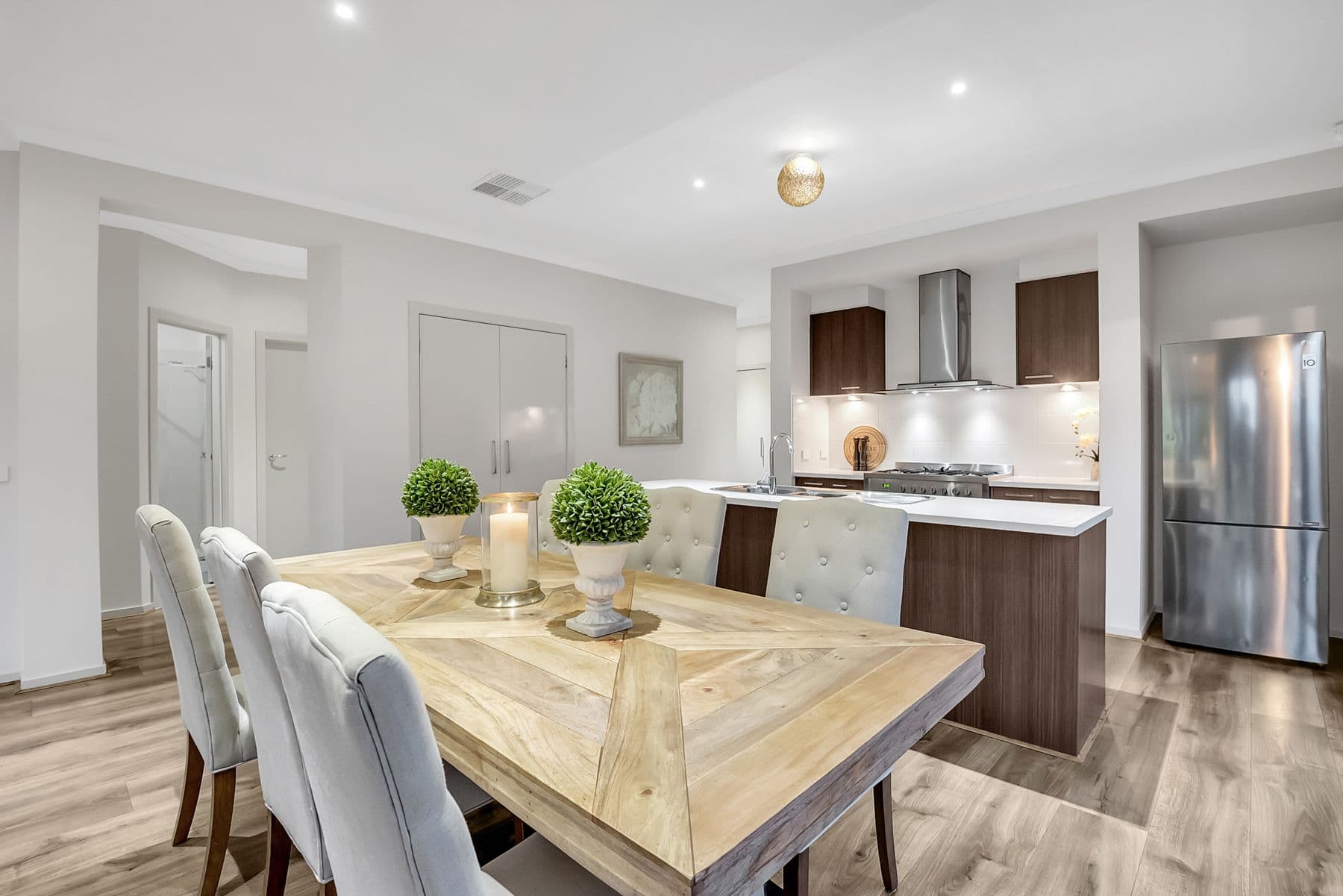 27 Baronial Way, Craigieburn VIC 3064, Craigieburn - Thumbnail 4