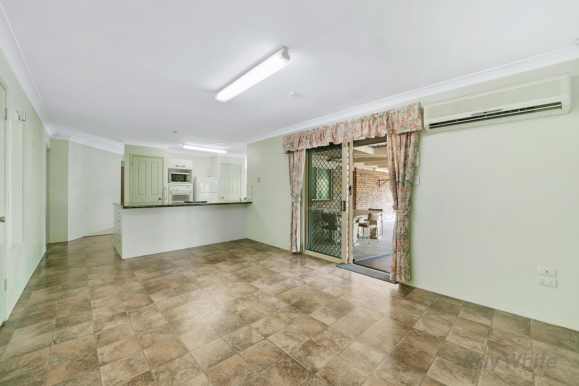 58 Brampton Street, Eight Mile Plains QLD 4113, Eight Mile Plains - Thumbnail 3