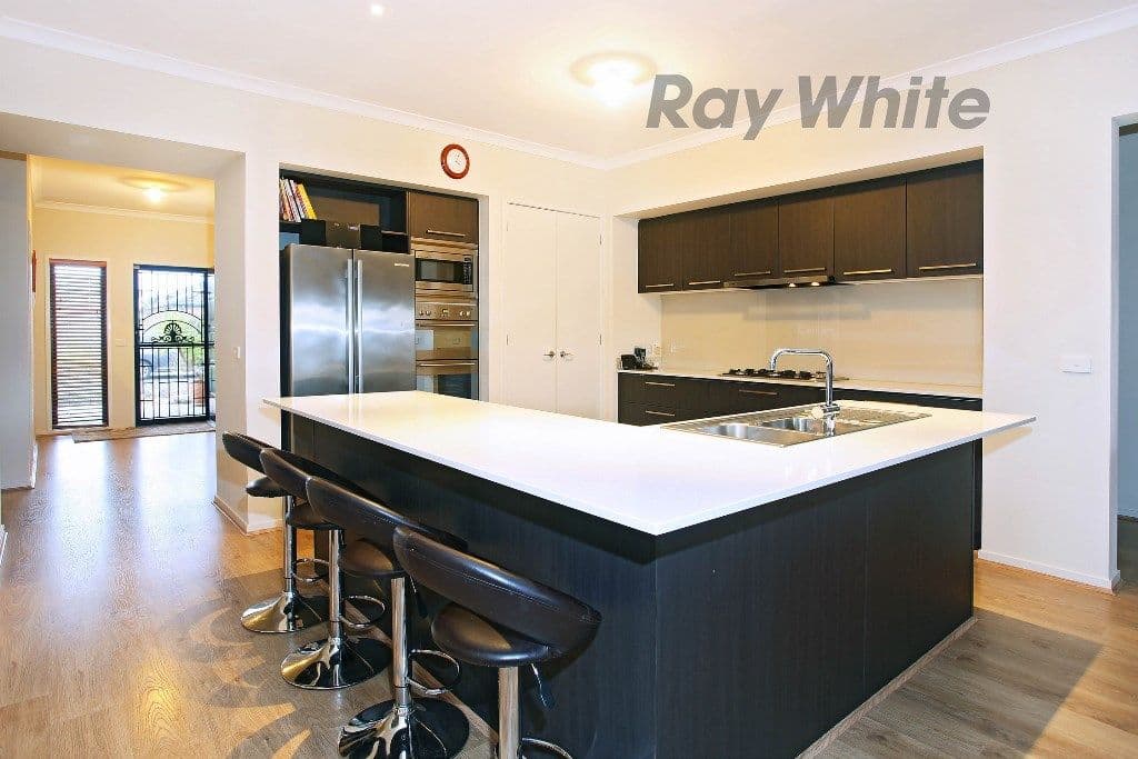 10 Poppy Place, Point Cook VIC 3030, Point Cook - Thumbnail 3