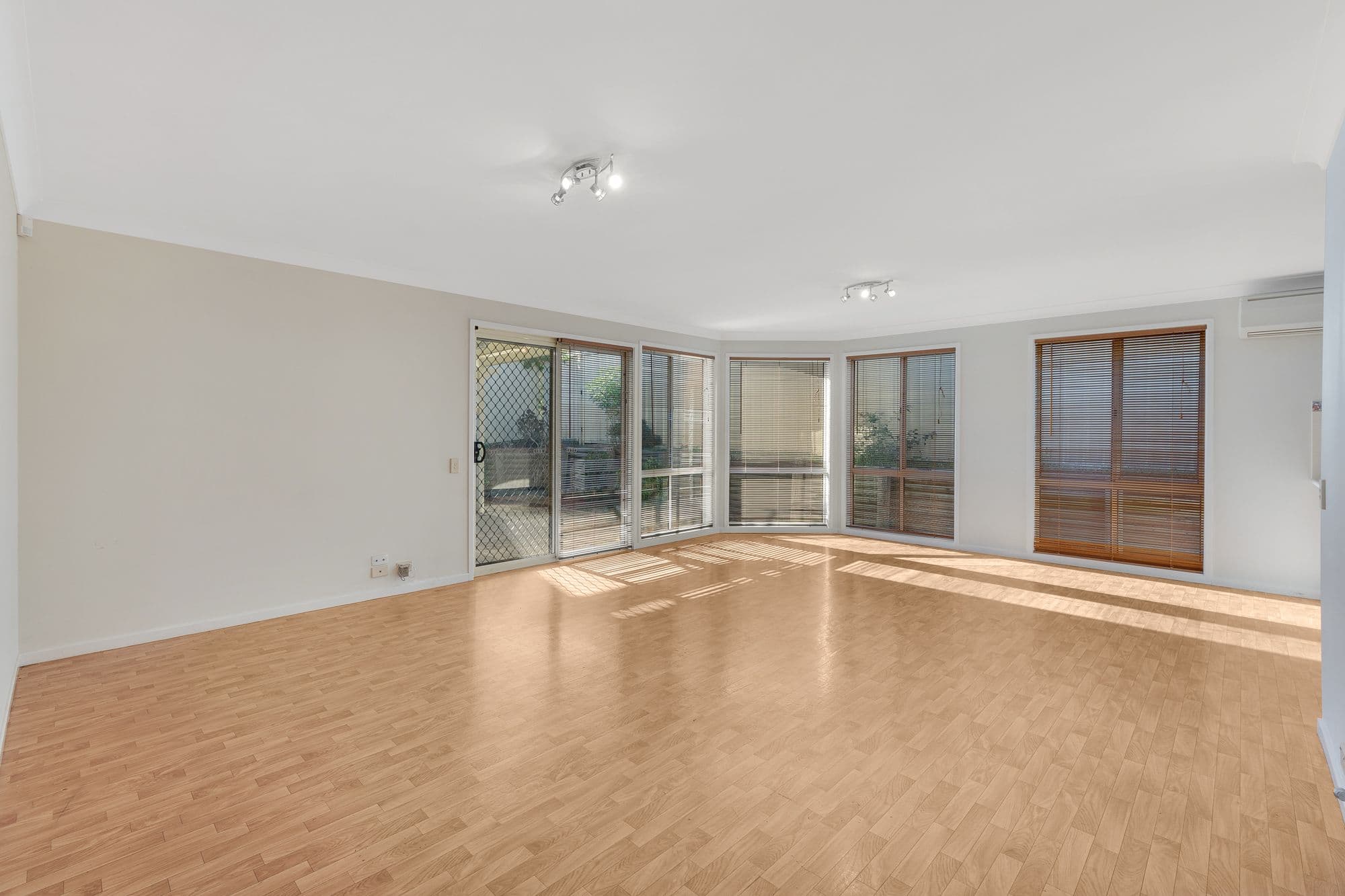 28 The Kraal Drive, Blair Athol - Thumbnail 2