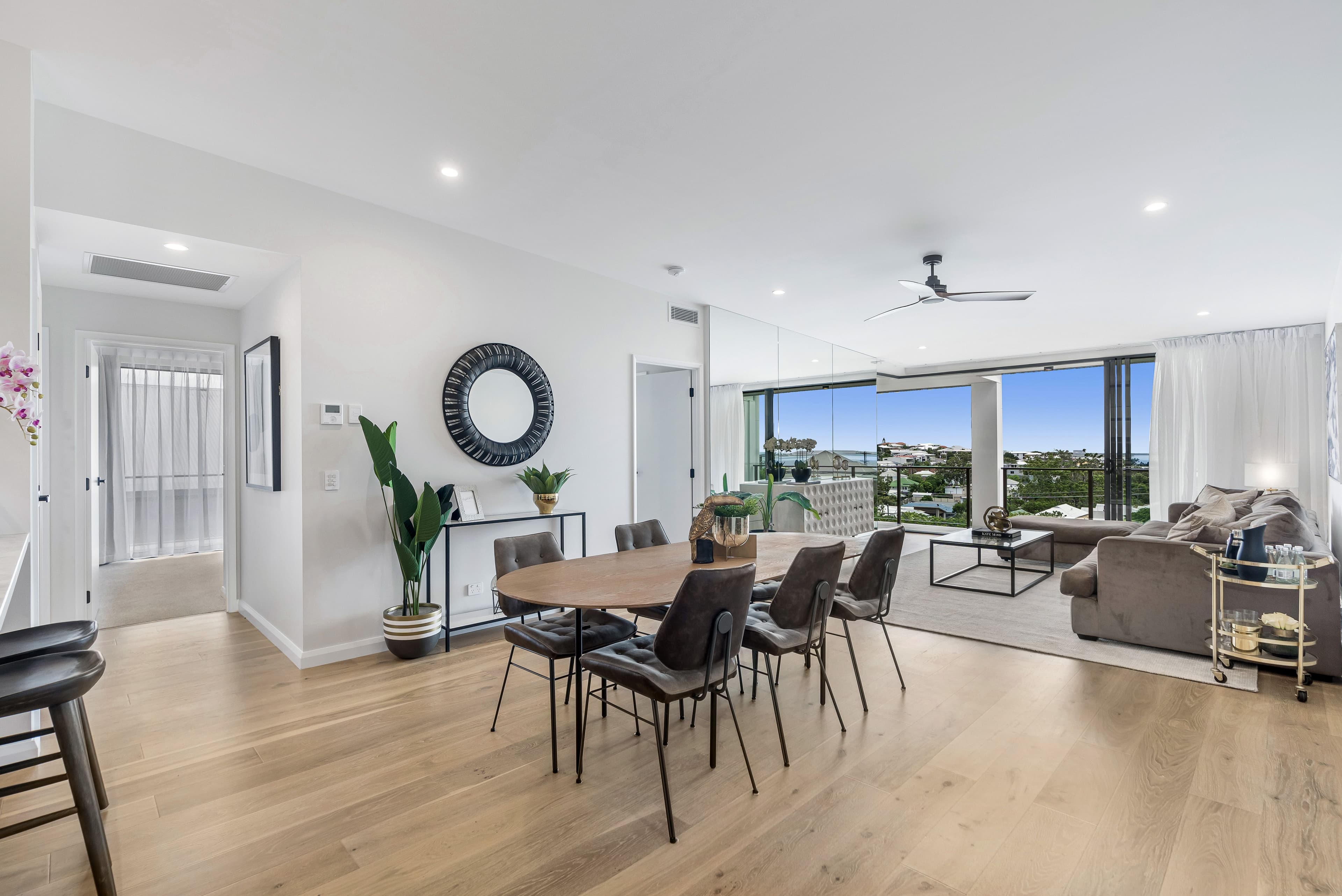 92-96 Ernest Street, Manly QLD 4179, Manly - Thumbnail 2