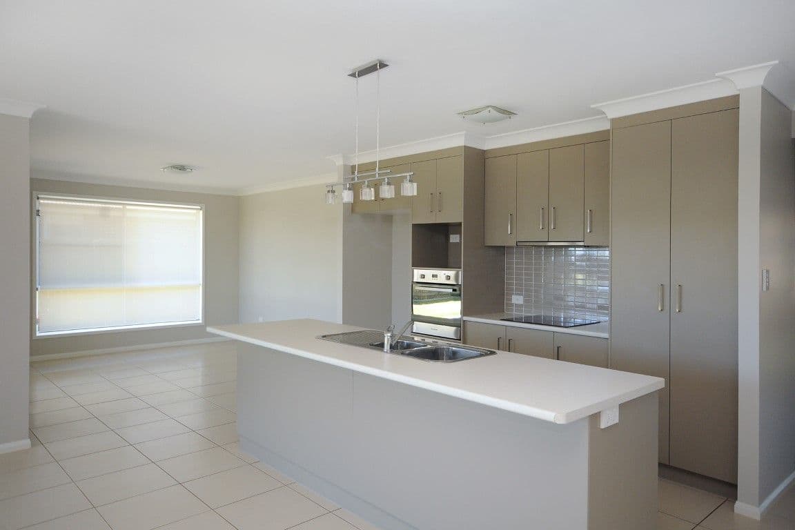 17 Opperman Drive, KEARNEYS SPRING QLD 4350, Kearneys Spring - Thumbnail 2