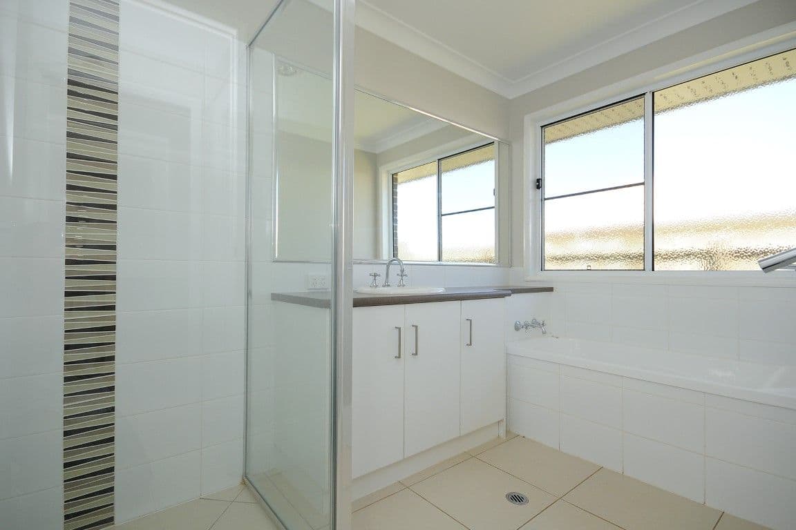 17 Opperman Drive, KEARNEYS SPRING QLD 4350, Kearneys Spring - Thumbnail 4