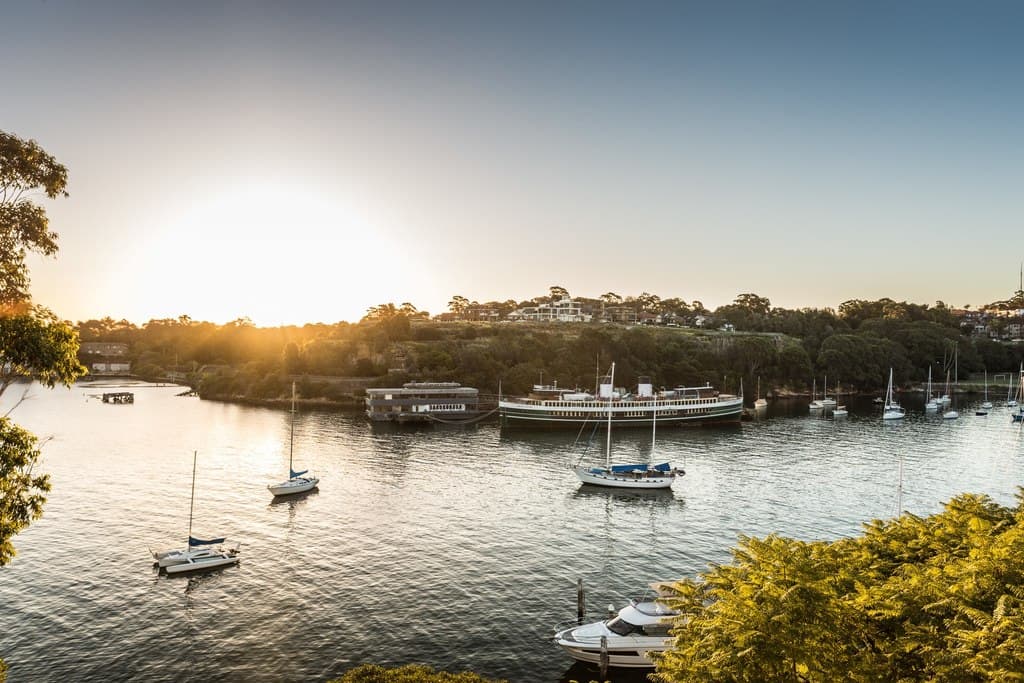 26/8 Munro Street, McMahons Point - Image 1